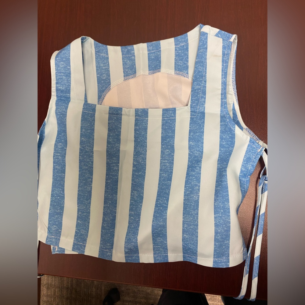 blue and white striped set